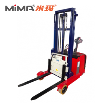 2T Reach stacker with rotator fork
