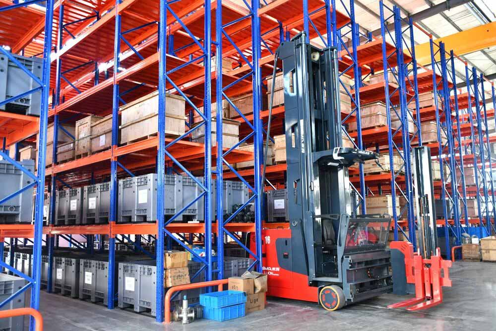 MIMA electric forklift will focus more on the development and sales of the narrow aisle and special models of electric forklift