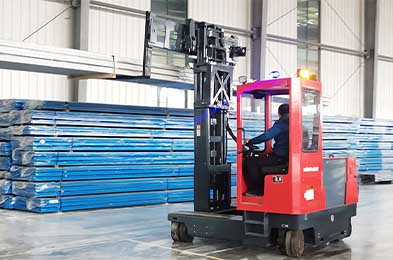 What are the advantages of multi-directional forklifts compared to side loaders？