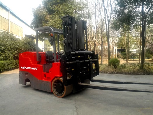 The biggest counter balanced electric forklift in China