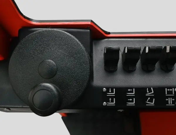 Serie MQ: carretilla elevadora multidireccional con conductor de pie - Mando giratorio de dirección + control hidráulico