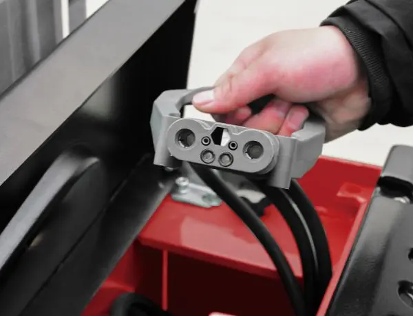 MBC Series-Walkie Electric Pallet Stacker-Battery quick-connect connector