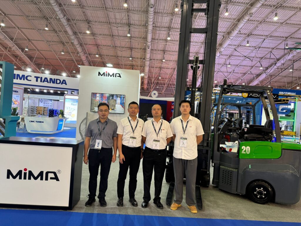 Saudi Warehousing & Logistics Expo 2025 foto di famiglia